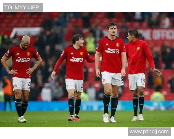 曼联6000万巨资布局:阿莫林嫡系离队,两大关键位置迎来革新曙光! 曼联6000万巨资布局:阿莫林嫡系离队,两大关键位置迎来革新曙光!