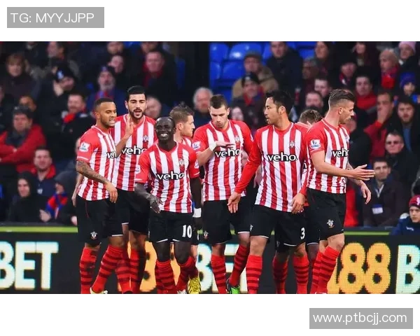 冰火两重天:曼联绝平之痛与世界杯抽签之谜,今夜谁主沉浮? 冰火两重天:曼联绝平之痛与世界杯抽签之谜,今夜谁主沉浮?