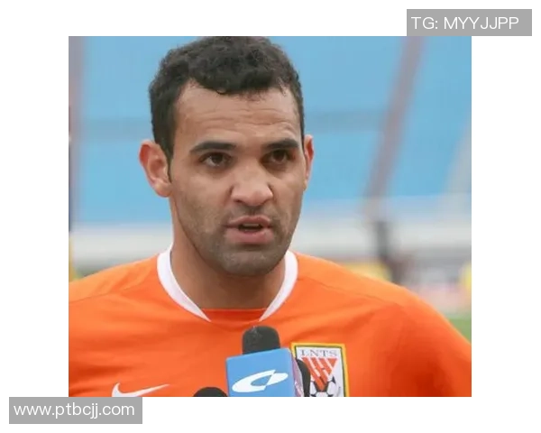 加西亚的“嘘声”风暴:一场关乎金钱与尊严的转会博弈 加西亚的“嘘声”风暴:一场关乎金钱与尊严的转会博弈